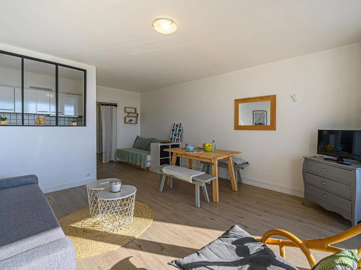 Studio Les Trois Iles-13 By Interhome Quiberon Appartamento