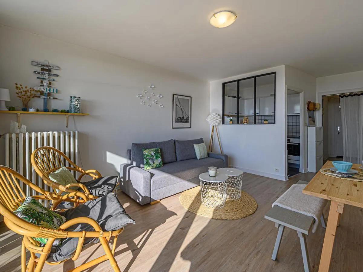 Studio Les Trois Iles-13 By Interhome Quiberon 0*,  Francia